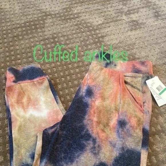 🌻 Set of Adorable lounging pants 🌻 - Picture 4 of 7